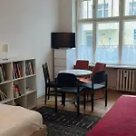 Central, Charming Studio For Up To 3 People In Historic Building