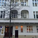 Central, Charming Studio For Up To 3 People In Historic Building