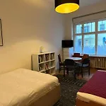 Central, Charming Studio For Up To 3 People In Historic Building