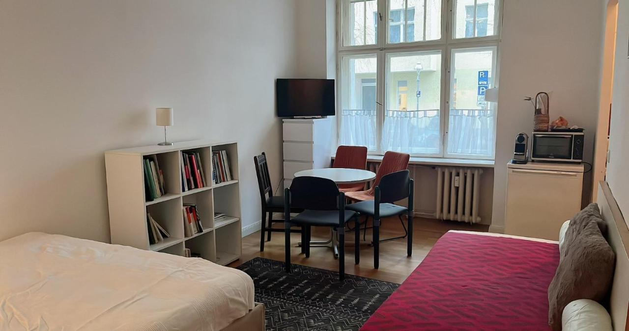 Central, Charming Studio For Up To 3 People In Historic Building Berlino