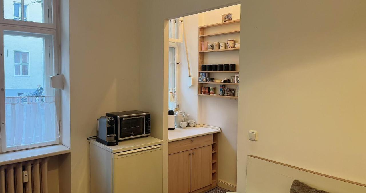 Central, Charming Studio For Up To 3 People In Historic Building Appartamento *